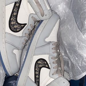 Nike Jordan 1 DIOR